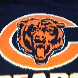 Chicago bears sweater.